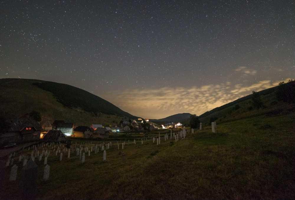 Guesthouse Letnja Basta Gornji Lukomir Buitenkant foto