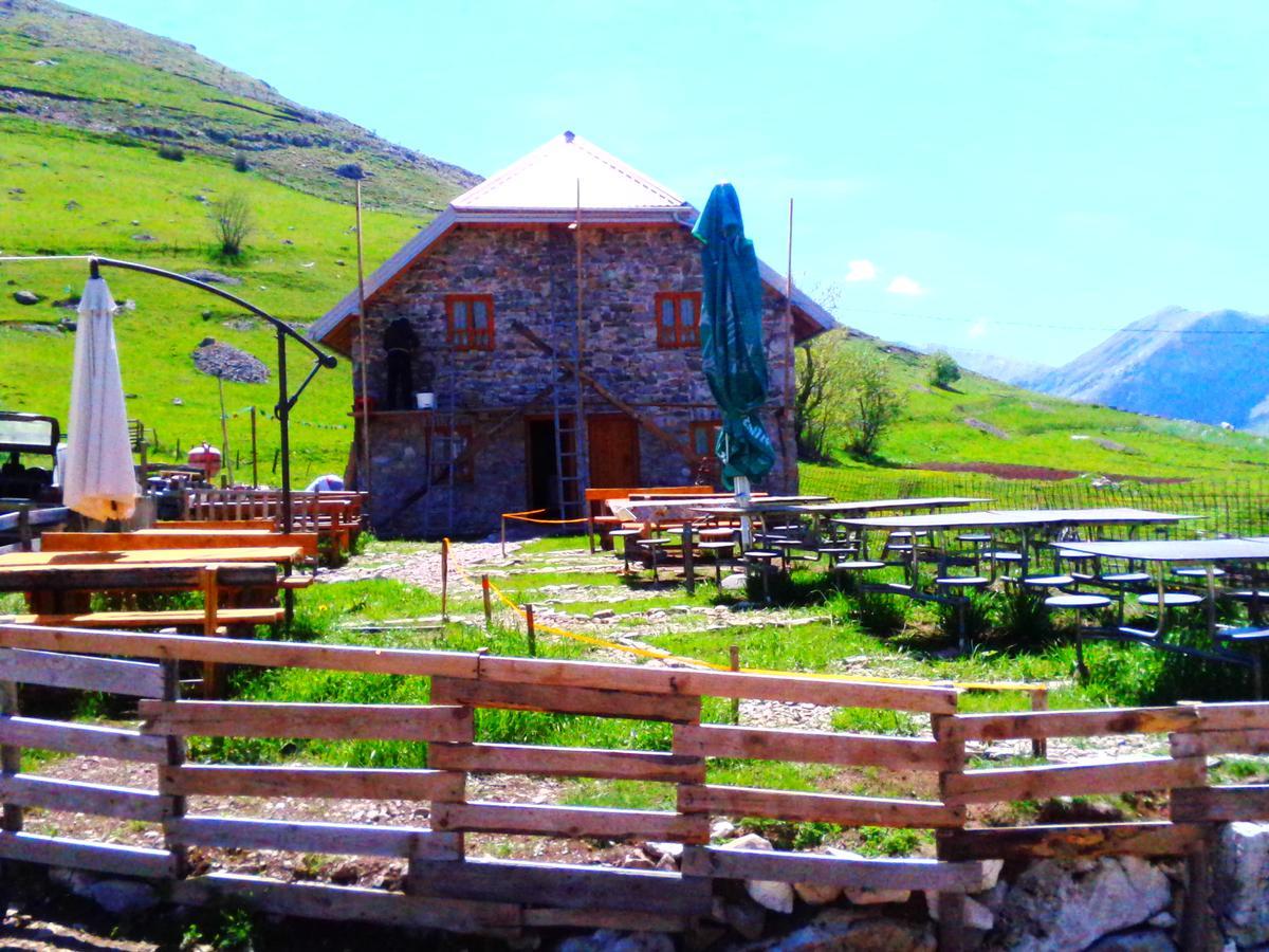 Guesthouse Letnja Basta Gornji Lukomir Buitenkant foto