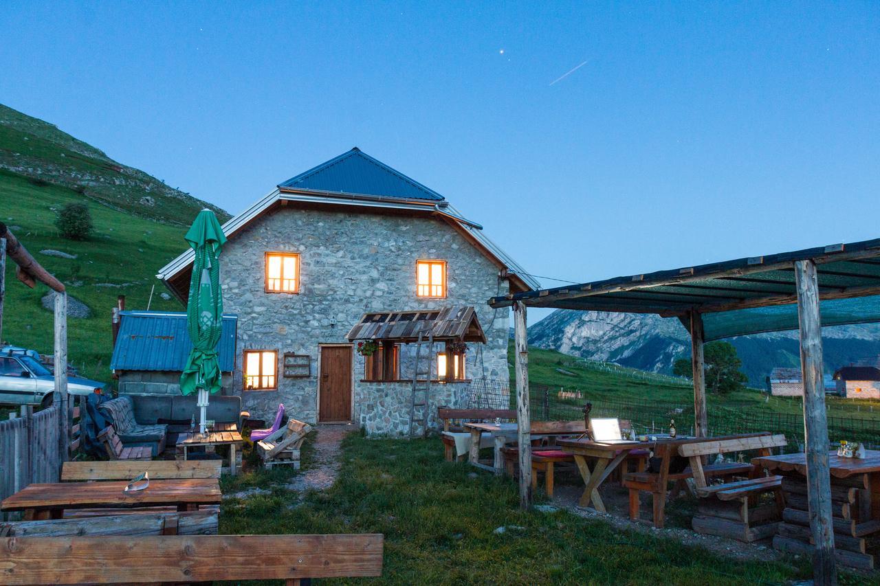 Guesthouse Letnja Basta Gornji Lukomir Buitenkant foto