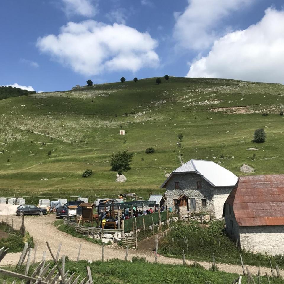 Guesthouse Letnja Basta Gornji Lukomir Buitenkant foto